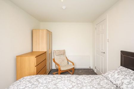 1 bedroom ground floor flat to rent - Photo 3