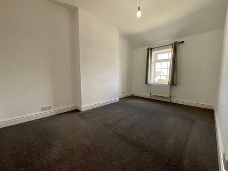 2 bedroom End Terraced House to let - Photo 5