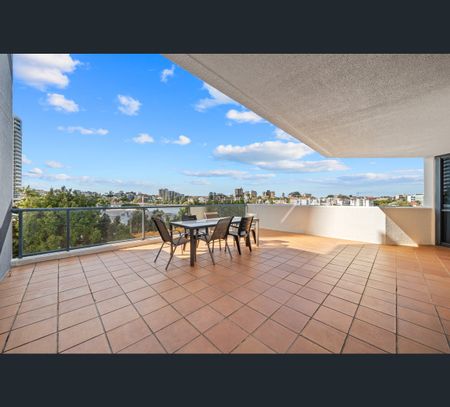 8/44 Ferry Street, Kangaroo Point, Qld 4169 - Photo 5