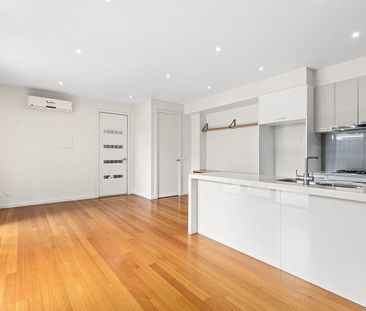 2 Bedroom Townhouse – Contemporary Living With Everything at Your D... - Photo 1