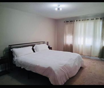 For Lease - 50 Kirkland Place, Whitby, Ontario - Photo 4