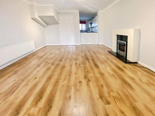 3 bedroom terraced house to rent - Photo 1