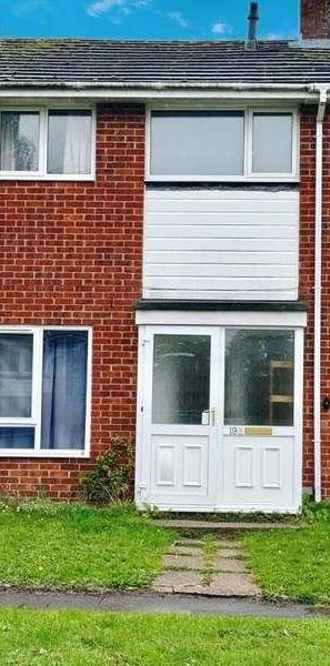 St. Pauls Gate, Wokingham, RG41 - Photo 1