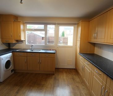 The Hawthorns, Burgess Hill, RH15 - Photo 6