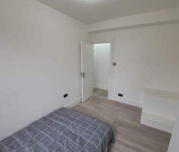 4 Bed Terraced House, Peabody Estate, N17 - Photo 2