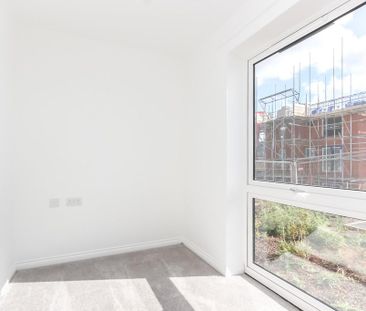 4 bedroom detached house to rent - Photo 4