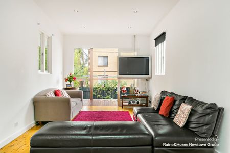 Modern spacious family home in great location - Photo 3