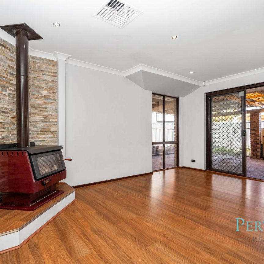 Quiet Family Living in the Willetton Senior High School Catchment - Photo 1
