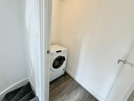 2 bedroom terraced house to rent - Photo 2