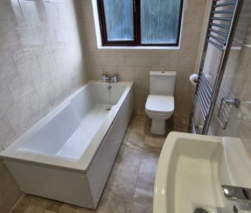 2 bed Terraced - To Let - Photo 5