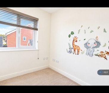 3 bedroom end of terrace house to rent - Photo 3