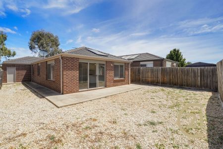 3 Dreelburn Terrace&comma; Melton South - Photo 3