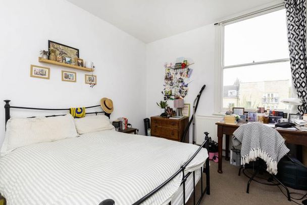 Spacious modern 1 bedroom property in a beautiful conversion in Hackney - Photo 1