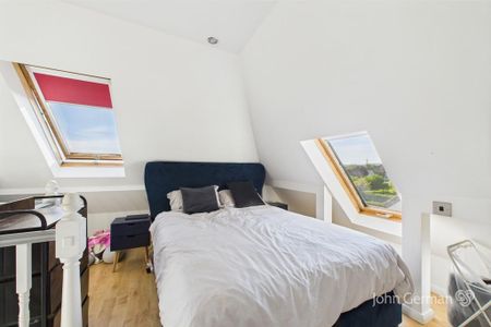 4 bedroom semi-detached house to rent - Photo 4