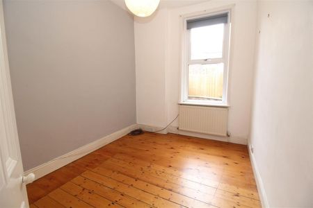 2 Bedroom Flat - Photo 2