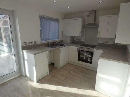 Greenhills, Newcastle Upon Tyne, NE12 - Photo 2