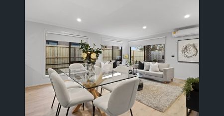 Immaculate Family Living with Style and Space - Photo 3