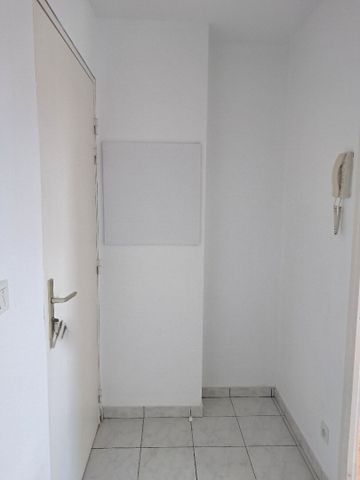 Location Appartement 2 pièces 34m² - Photo 2