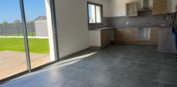 Location Maison 4 pièces 121m² ST CHRISTOPHE 17220 - Photo 2