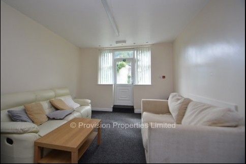3 Bedroom Flats in Leeds - Photo 1