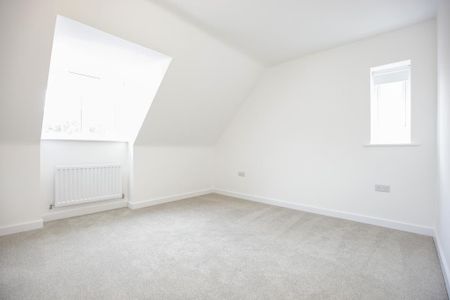 3 bedroom semi-detached house to rent - Photo 2