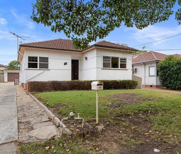 Neat and tidy home in and ideal location - Photo 4