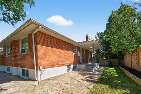 For Lease - 16 Warbeck Place, Toronto, Ontario - Photo 4