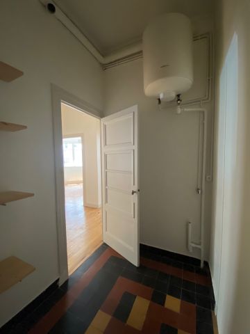Location Appartement 2 pièces 64m² LYON 3ème - Photo 3