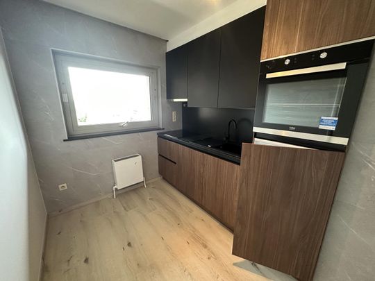 Gerenoveerd tweeslaapkamer appartement in hartje Tessenderlo. - Photo 1