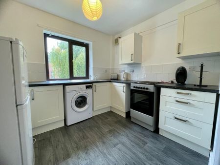 2 bedroom flat to rent - Photo 3