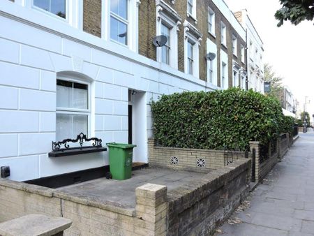 1 bedroom in a house share to rent - Photo 3