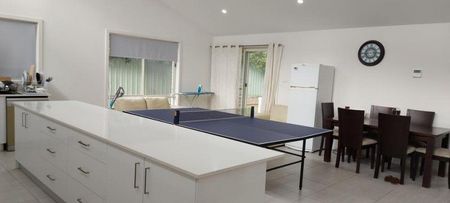 A near NEW modern house, 4-bedroom with ensuite with air-condition, double garage - Photo 3