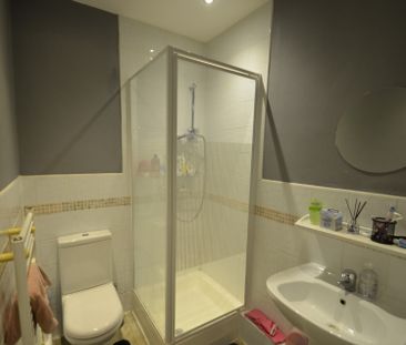 3 bedroom Apartment to rent - Photo 5