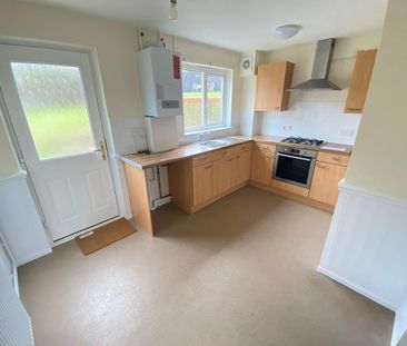 2 bedroom semi-detached house to rent - Photo 6
