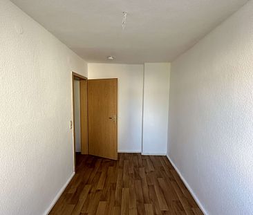 gut geschnittene 3-Raum-Wohnung mit Wannenbad und Fenster, Balkon, Kabel-TV - Foto 6