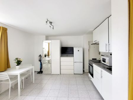 Studio Flat, Ruthin Close, LU1 - Photo 3