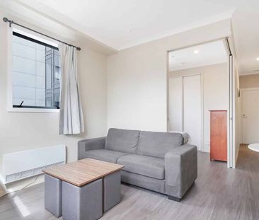 Beautifully Presented Fully Furnished Apartment - Photo 4