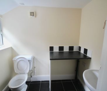 AVAILABLE NOW TWO DOUBLE BEDROOM S DINING ROOM FRONT RECEPTION ROOM... - Photo 4