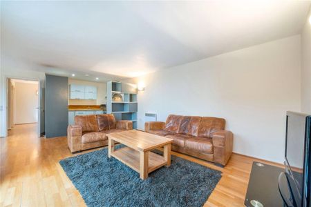 2 bedroom flat to rent - Photo 3