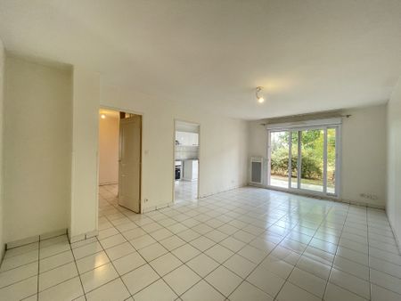 Location Appartement 3 pièces 75m² PLAISANCE DU TOUCH 31830 - Photo 2