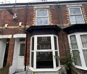 2 bedroom terraced house to rent - Photo 4
