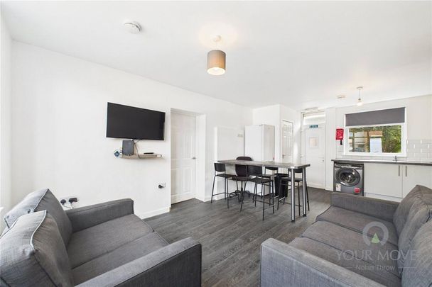 6 bedroom house to rent - Photo 1