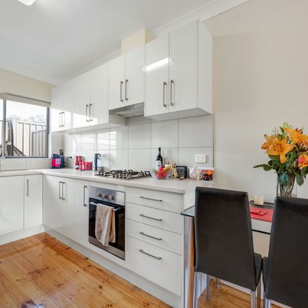 Two Bedroom Unit - Close to the Beach! - Photo 4