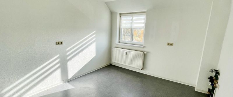 Geräumige 2-Raum-Dachgeschosswohnung in Deutscheinsiedel - Photo 1
