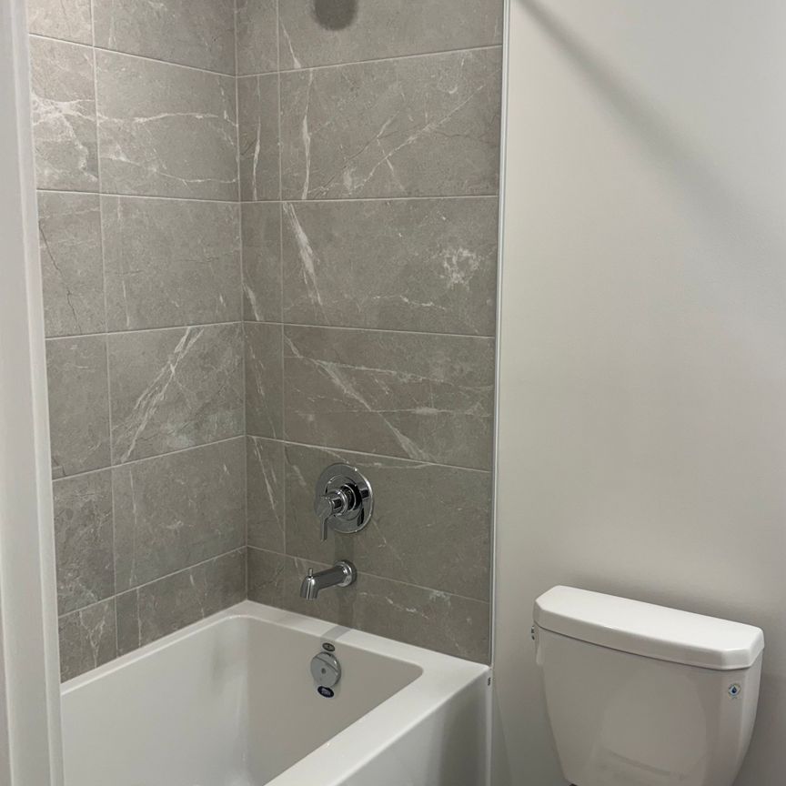 For Lease - 705 Davis Drive Unit# A811, Newmarket, Ontario - Photo 1