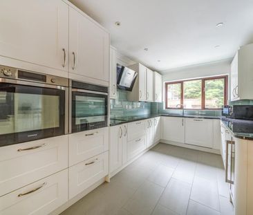 4 bedroom terraced house to rent - Photo 3