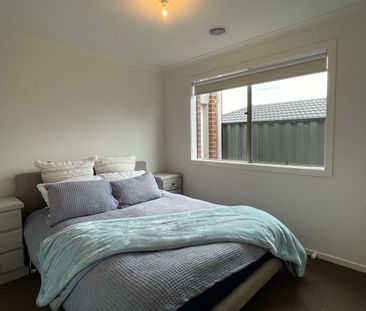 Spacious 3 bedroom home in the highly sought after Parkhead Circuit... - Photo 6