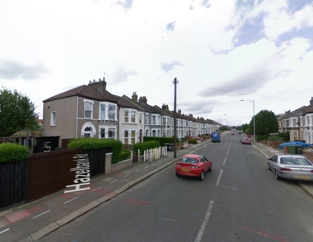 Studio Flat, Hazelbank Road, SE6 - Photo 1