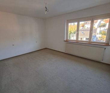 PERFEKT! Tolle 2,5-Zi.-Whg. mit Balkon in bevorzugter Halbhöhenlage... - Photo 2