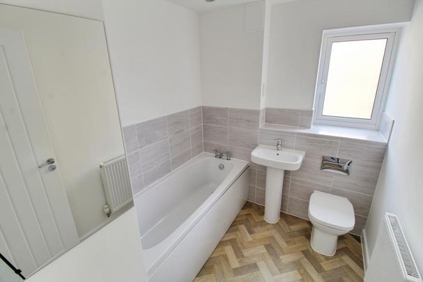 3 bedroom semi-detached house to rent - Photo 1